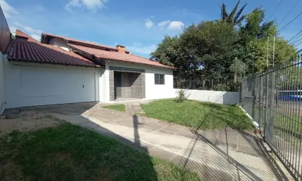 Casa comercial com 6 salas para alugar na Rua Pirapo, 941, Igara, Canoas