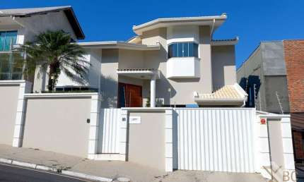 Casa com 3 quartos para alugar no Ariribá, Balneário Camboriú , 304 m2 por R$ 30.000