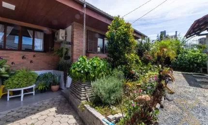 Casa comercial com 1 sala à venda na Vila Nova, Blumenau , 282 m2 por R$ 650.000