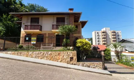 Casa com 4 quartos à venda na Vila Nova, Blumenau , 285 m2 por R$ 1.300.000