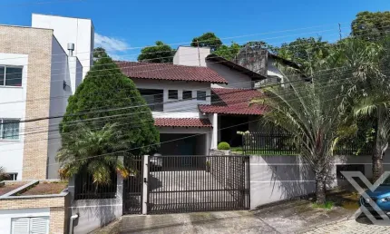 Casa com 3 quartos à venda no Velha, Blumenau , 185 m2 por R$ 1.400.000