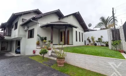 Casa com 4 quartos à venda na Escola Agrícola, Blumenau , 330 m2 por R$ 1.930.000