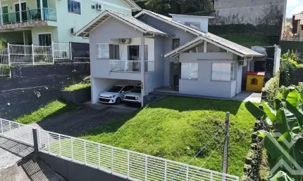 Casa com 3 quartos à venda na Escola Agrícola, Blumenau , 193 m2 por R$ 899.000