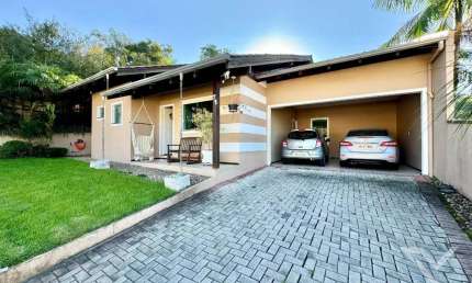 Casa com 3 quartos à venda em Água Verde, Blumenau , 184 m2 por R$ 1.090.000