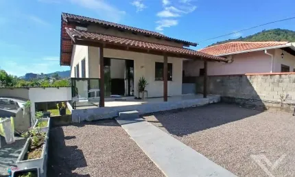 Casa com 5 quartos à venda no Velha Central, Blumenau , 192 m2 por R$ 450.000