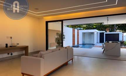 Triplex exclusivo na Barra da Tijuca, 5 suítes, 450m² – Vista deslumbrante!