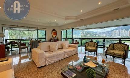 Lindo apto com vista eterna para o golfe e montanhas e tratamento acústico nos quartos.