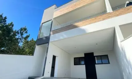 Geminado de auto padrão com área de festa piscina! Um ótimo padrão de acabamento
