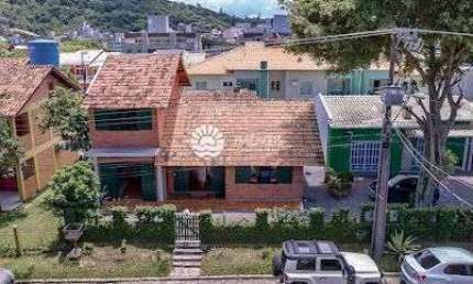 2 casas aconchegantes a 370m da Praia de Quatro Ilhas – conforto e lazer
