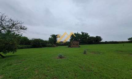Chácara à venda em Indaiatuba, Chácaras Videiras de Itaici, com 1 quarto, com 24200 m²