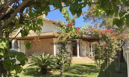 Casa térrea com área construída de 307 m² e terreno de 1.071 m² em Cabreúva/SP