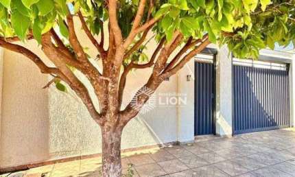 Casa com 3 dormitórios para alugar, 105 m² por R$ 2.600,00/mês - Residencial Veneza - Rio Verde/GO