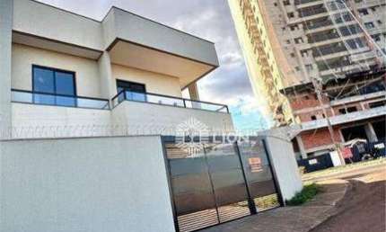 Sobrado com 3 dormitórios para alugar, 165 m² por R$ 5.000/mês - Residencial Interlagos - Rio Verde/GO