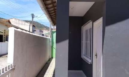 Casa em Condomínio para Venda em São Pedro da Aldeia, Fluminense, 2 dormitórios, 1 suíte, 2 banheiros, 1 vaga