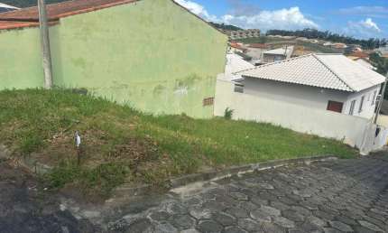 Terreno em Condomínio para Venda em São Pedro da Aldeia, Fluminense