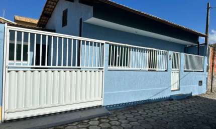 Casa em Condomínio para Locação em São Pedro da Aldeia, Fluminense, 3 dormitórios, 2 banheiros