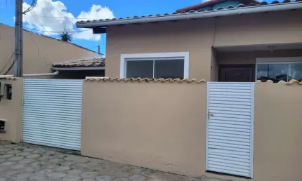 Casa em condomínio para locação em são pedro da aldeia, fluminense, 2 dormitórios, 1 suíte, 2 banheiros, 1 vaga