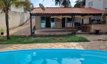 Casa para venda tem 280metros quadrados com 3 quartos no Setor Hab.Arniqueiras - Brasília - DF
