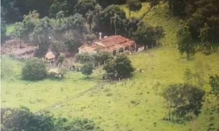 Chácara / sítio com 4 quartos à venda na Rua Jaraguá, 4, Vila Nova Jayara, Anápolis, 150000 m2 por R$ 1.100.000