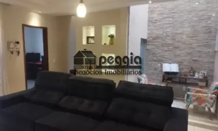 Sobrado com 5 Quartos à venda, 182m² - Núcleo Bandeirante