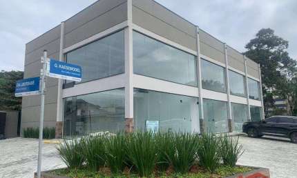 Prédio de Esquina Comercial c/ 501,00m² amplo estacionamento frontal,