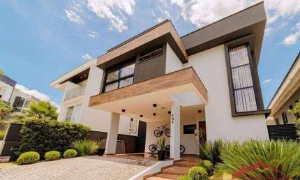 Casa com 4 dormitórios à venda, 235 m² por R$ 2.390.000 - Vila Nova - Joinville/SC