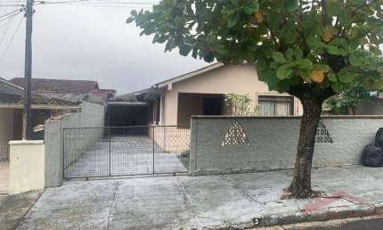 Casa com 2 dormitórios para alugar, 90 m² por R$ 1.868,00/mês - Adhemar Garcia - Joinville/SC