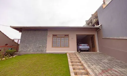 Casa com 3 dormitórios à venda, 126 m² por R$ 650.000,00 - Nova Brasília - Joinville/SC