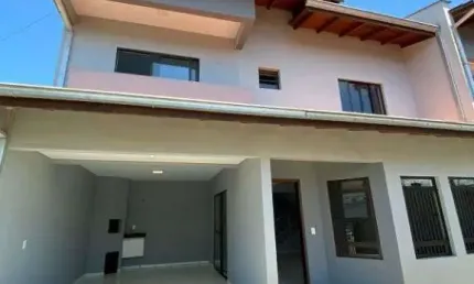 Casa com 3 dormitórios para alugar, 140 m² por R$ 3.290,00/mês - Costa e Silva - Joinville/SC