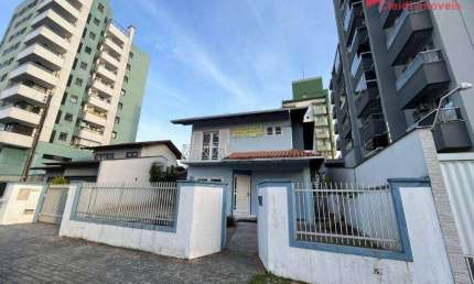 Casa comercial com 6 salas à venda na Rua Aracaju, América, Joinville