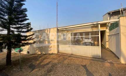 Venda de Casa no bairro Parque São Quirino com 3 dormitórios e 340 M2 terreno.