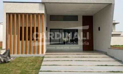 Casa de Condomínio com 3 Quartos e 3 banheiros à Venda, 138 m² por R$ 1.080.000