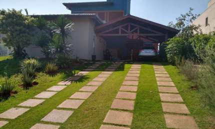 Venda de Casa Térrea em Condomínio de Alto Padrão Estancia Eudóxia em Campinas