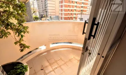 Apartamento à venda no bairro centro em campinas/sp, com 1 dormitório e 2 garagens.