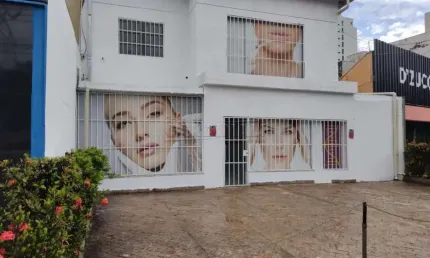 Venda de ponto comercial no bairro Cambuí, com 4 garagens em Campinas/SP.