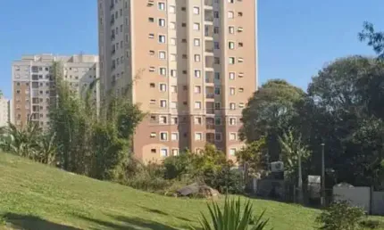 Apartamento em São Bernardo, Campinas, com 3 dormitórios, sendo 1 suíte, e armários planejados.