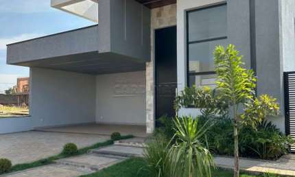 Excelente oportunidade! Casa de alto padrão no Condomínio Royal Garden, em Paulínia/SP.