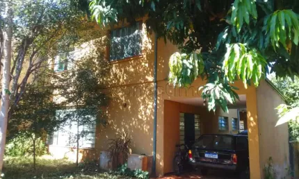 Casa de 249m² com 06 sendo 04 quartos para locação - Jardim América