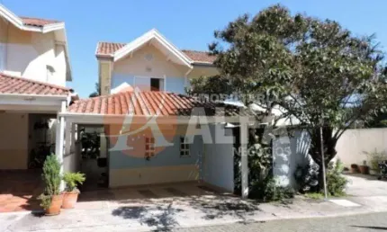 Sobrado - 3 Dormitórios - Condomínio Villagio Di Lucca - Chácara Pavieiro - Cotia/SP