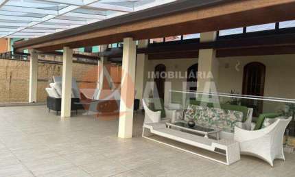 Casa à venda com 4 Dormitórios - Condomínio Dom Henrique III - Cotia / SP