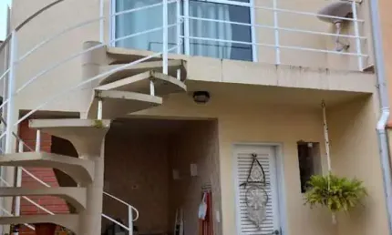 Lindo SOBRADO (V) - 02 Dormitórios - CONDOMINIO PARQUE REAL - JARDIM ISÍS - Cotia/SP