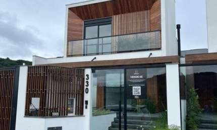 Casa com 3 quartos à venda na Doutor Antonio Moura Gonzaga, 3340, Rio Tavares, Florianópolis por R$ 1.650.000