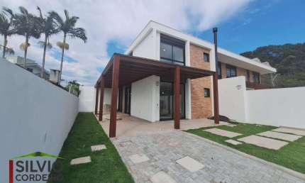 Casa com 3 quartos à venda na Manoel Pedro da Silveira, 01, Barra da Lagoa, Florianópolis por R$ 1.900.000