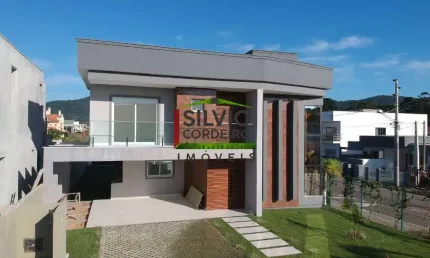 Casa à venda na Avenida Red Park, 40, São João do Rio Vermelho, Florianópolis por R$ 1.390.000