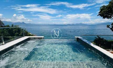 Casa à venda no bairro Ponta Leste em Angra dos Reis/RJ