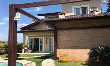 Bela casa de campo a venda, mobiliada, situada no km157 da castelo branco.  condomínio ninho verde 1