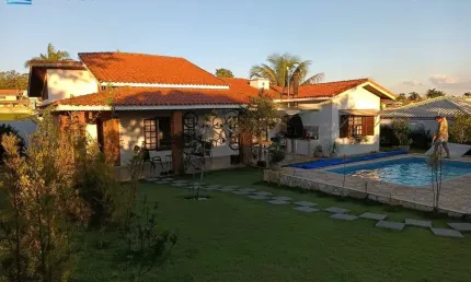 Essa é a casa de campo que você procura! são 900m² de área, 155m² de contrução. piscina, área gourmet e muito verde!
