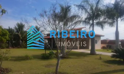 Casa de campo em condomínio com muita área verde porangaba