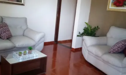 VENDO CASA NA ZONA LESTE DE LONDRINA, PRONTA PARA MORAR!!!