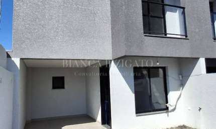 Sobrado Pronto para Morar, com Terraço, Localização Privilegiada do Xaxim!